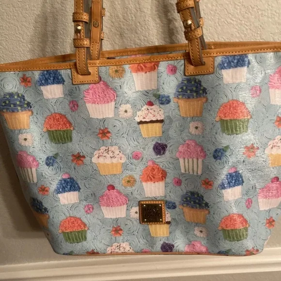 Dooney and Bourke Cupcake Tote Purse No Longer Made Lmtd Edition Price Firm - Picture 2 of 4